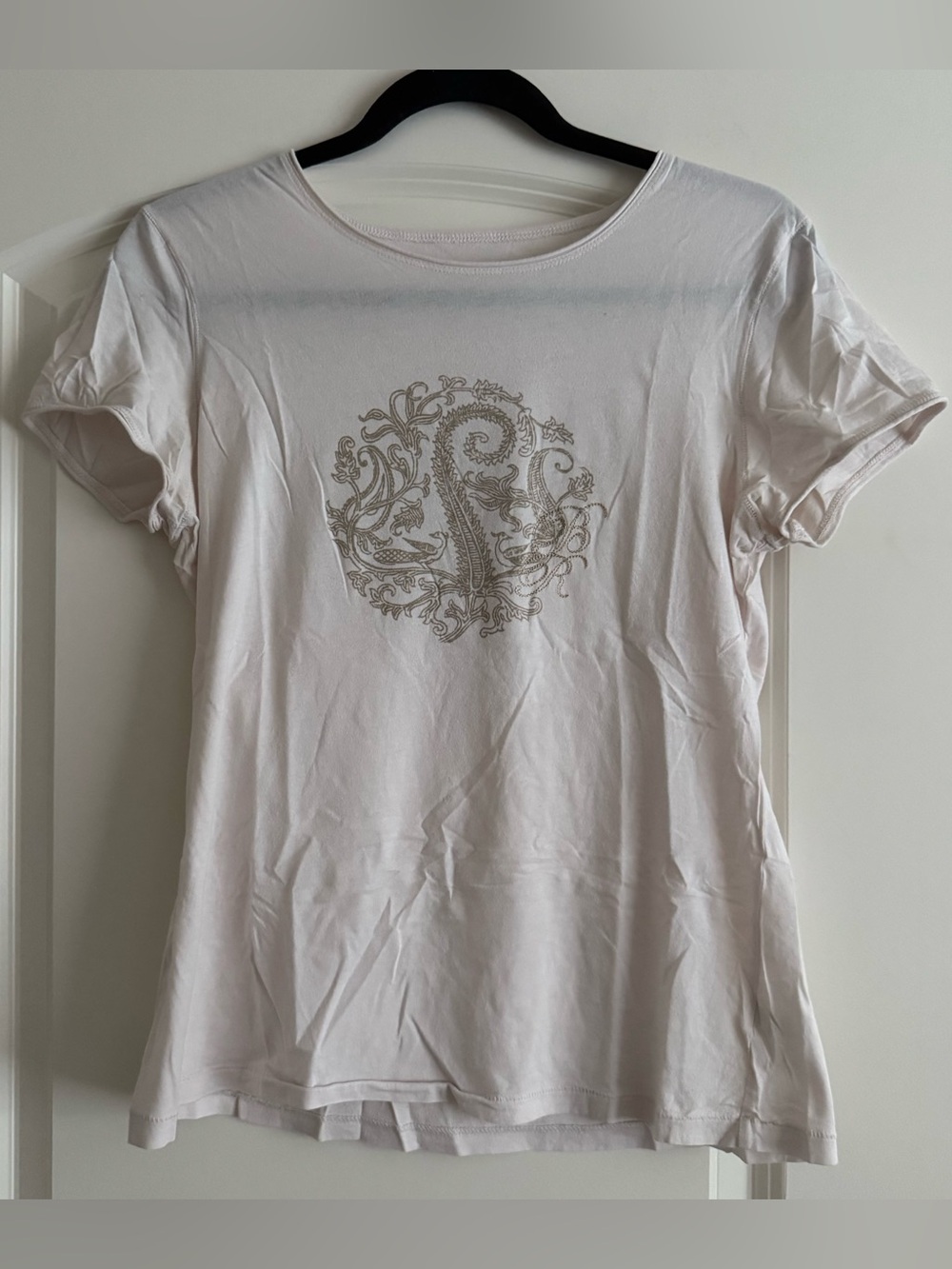 Banana Republic 100% Cotton Off-White Short Sleeve Tee with Paisley Motif